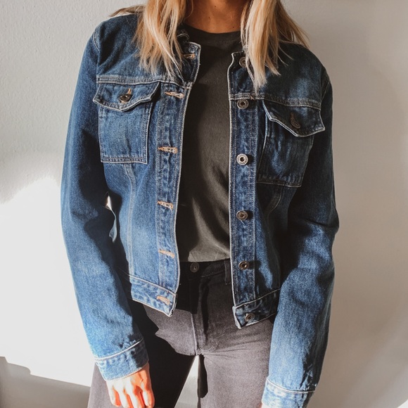 SOLD!!! Vintage Guess jean jacket ☎️ - Picture 3 of 9